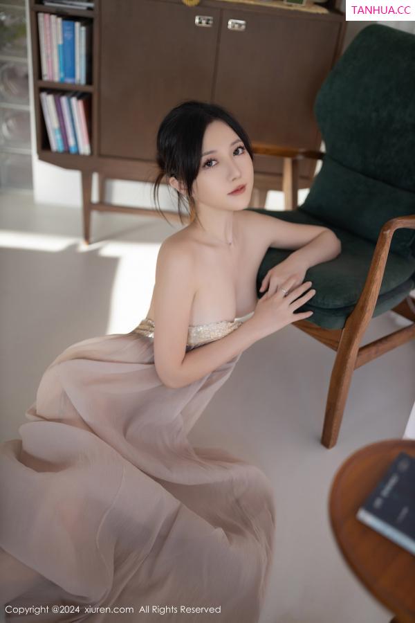 鱼子酱fish  [XiuRen]高清写真图 2024.11.22 No.9492 鱼子酱Fish 美腿性感第72张图片